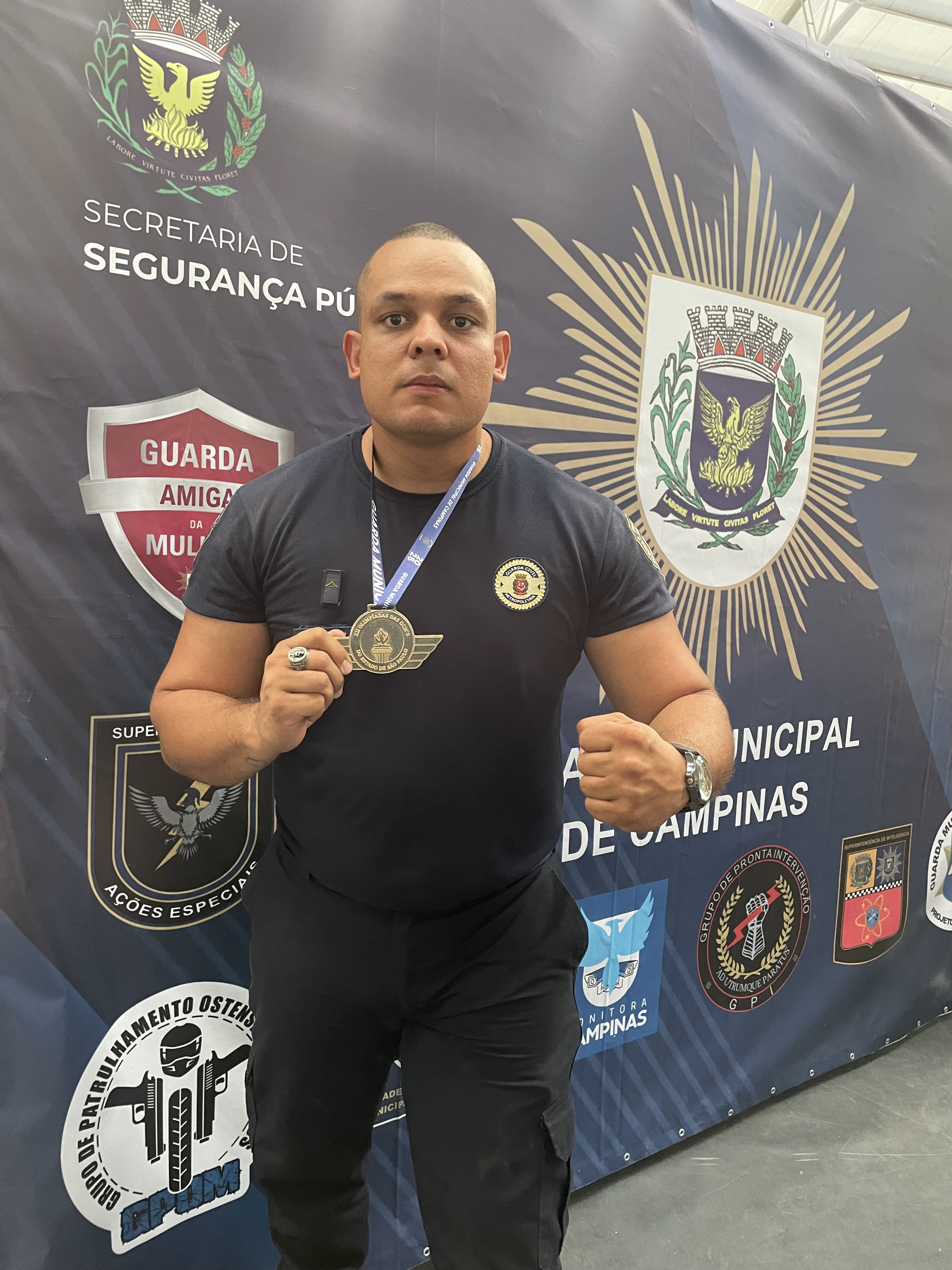 Caio Santana em sua trajetória como lutador e ativista